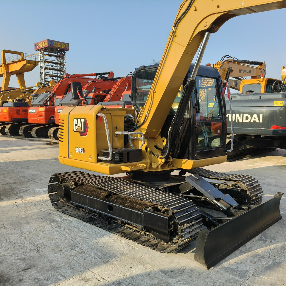 Mini excavator CATERPILLAR 308E2: picture 8