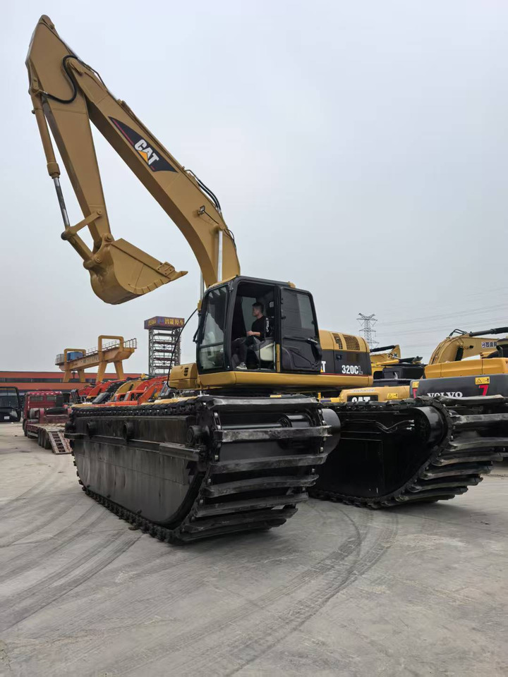 Amphibious excavator CATERPILLAR 320C boat excavator: picture 10