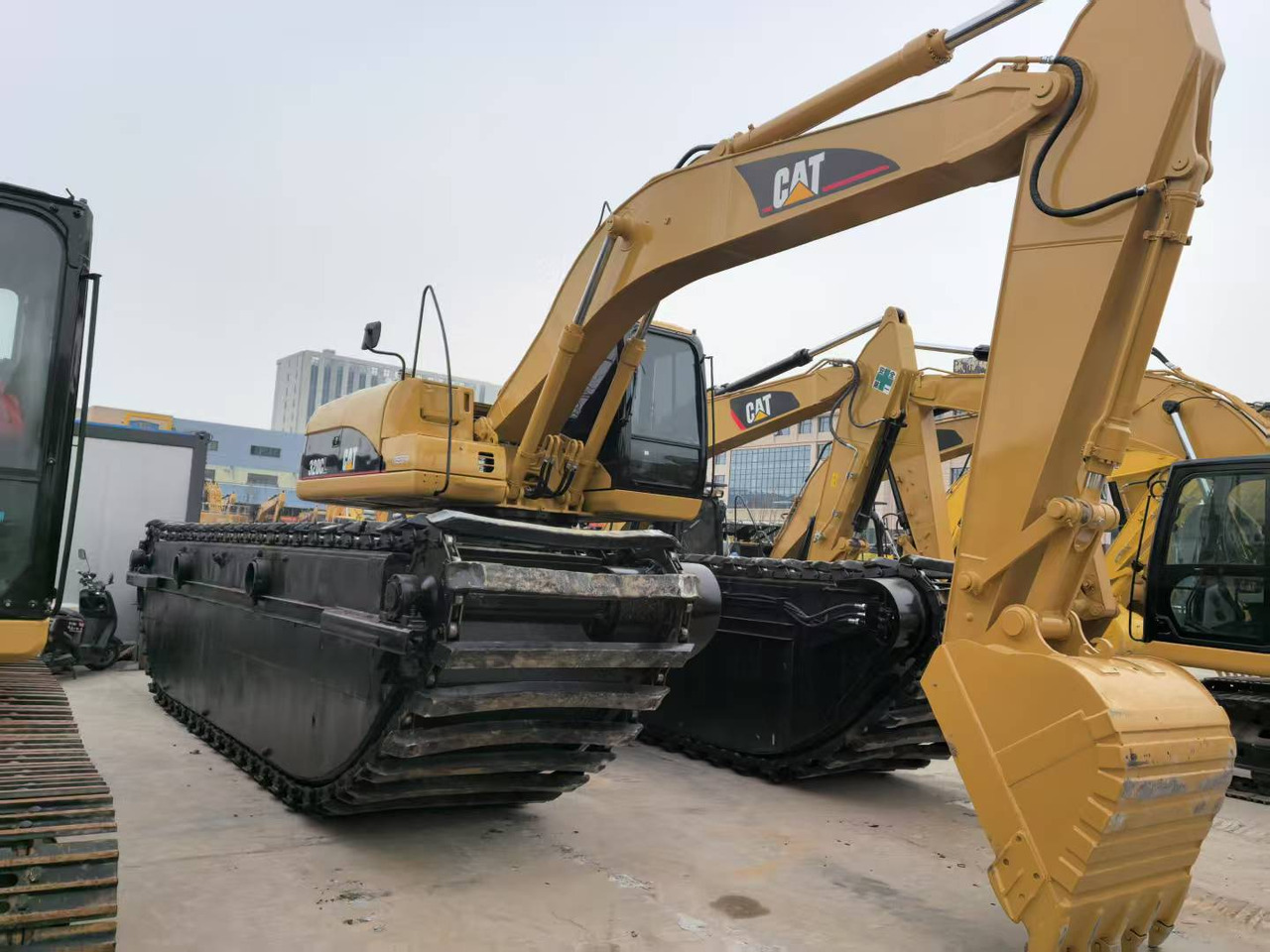 CATERPILLAR 320C boat excavator - Amphibious excavator: picture 3 CATERPILLAR 320C boat excavator - Amphibious excavator: picture 3