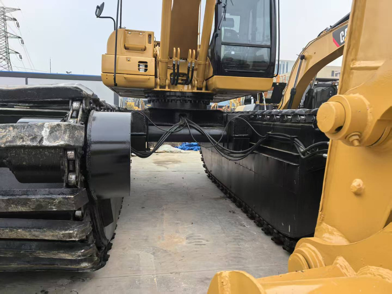 Amphibious excavator CATERPILLAR 320C boat excavator: picture 11