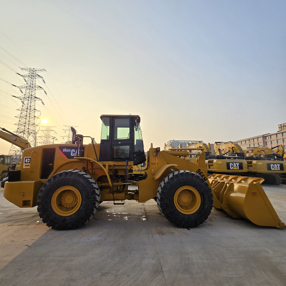 Wheel loader CATERPILLAR 966H: picture 7
