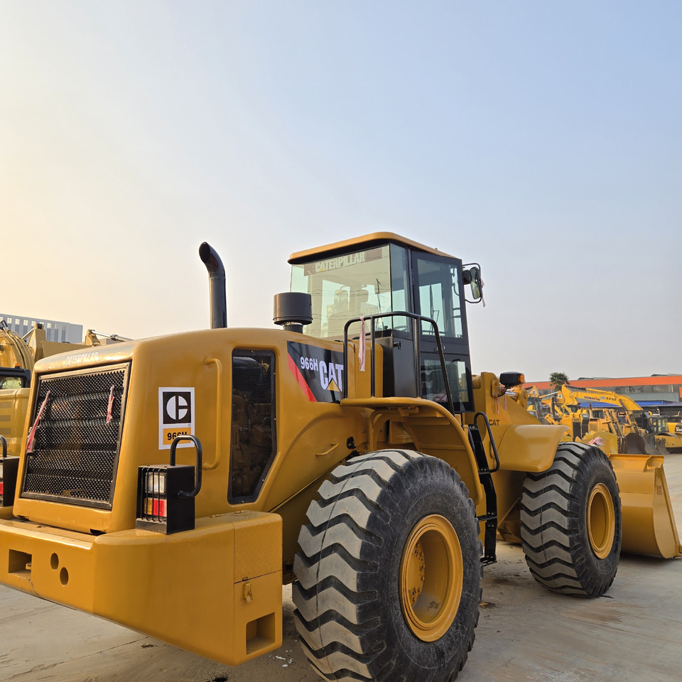 Wheel loader CATERPILLAR 966H: picture 6