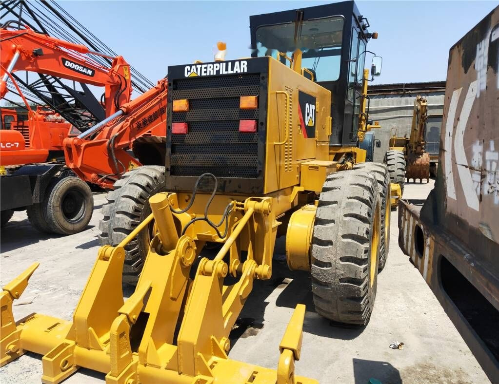 Lease a Caterpillar 140 G Caterpillar 140 G: picture 6