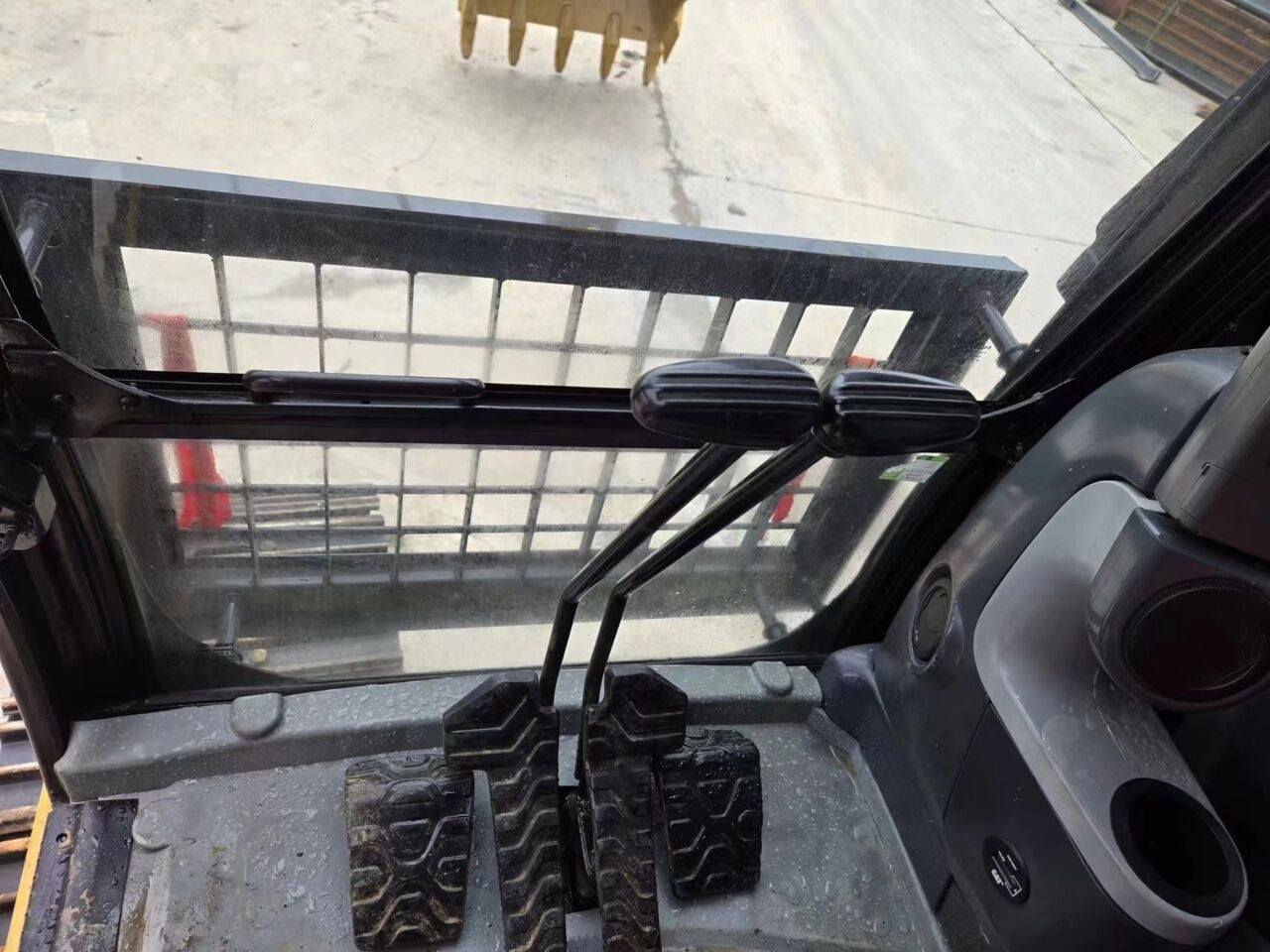 Crawler excavator Caterpillar 320D2: picture 11