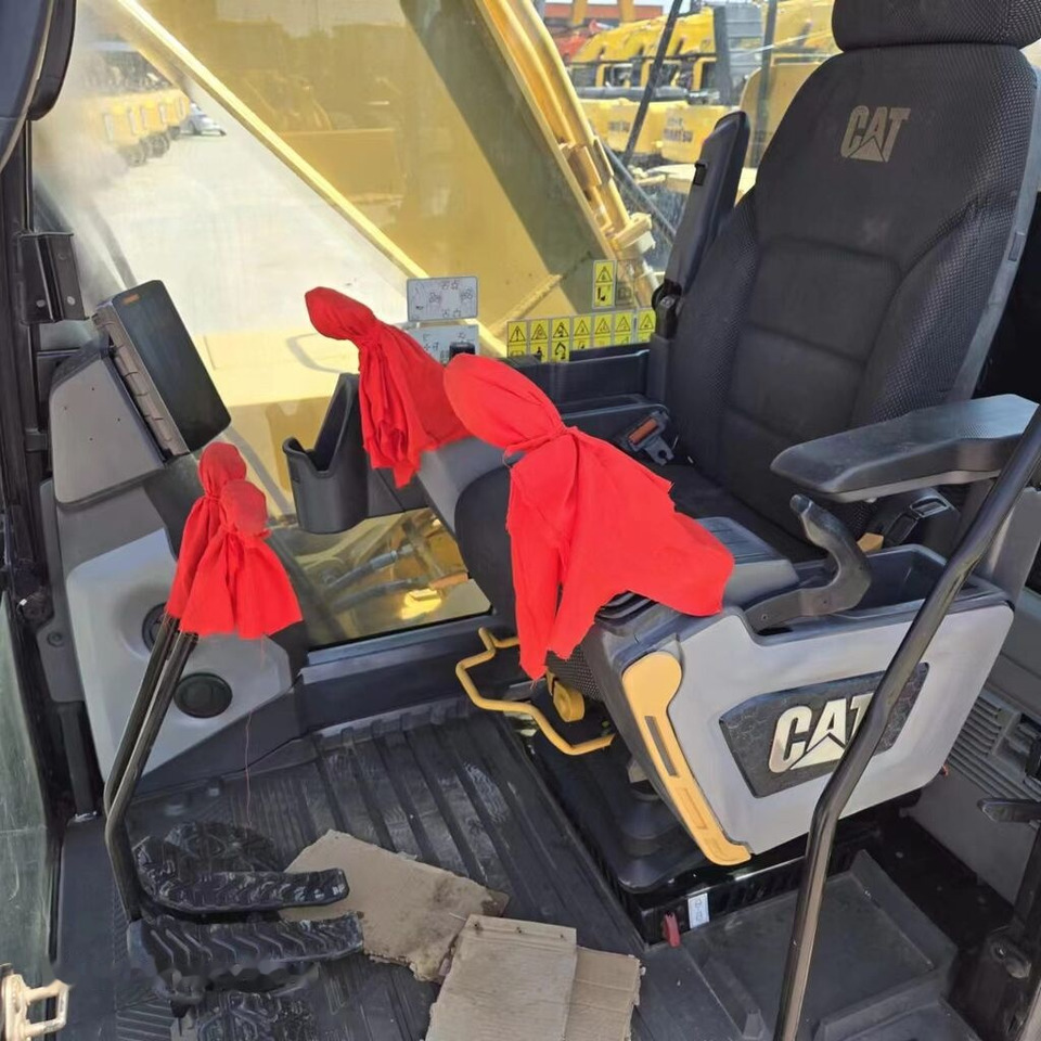 Crawler excavator Caterpillar 330GC: picture 12