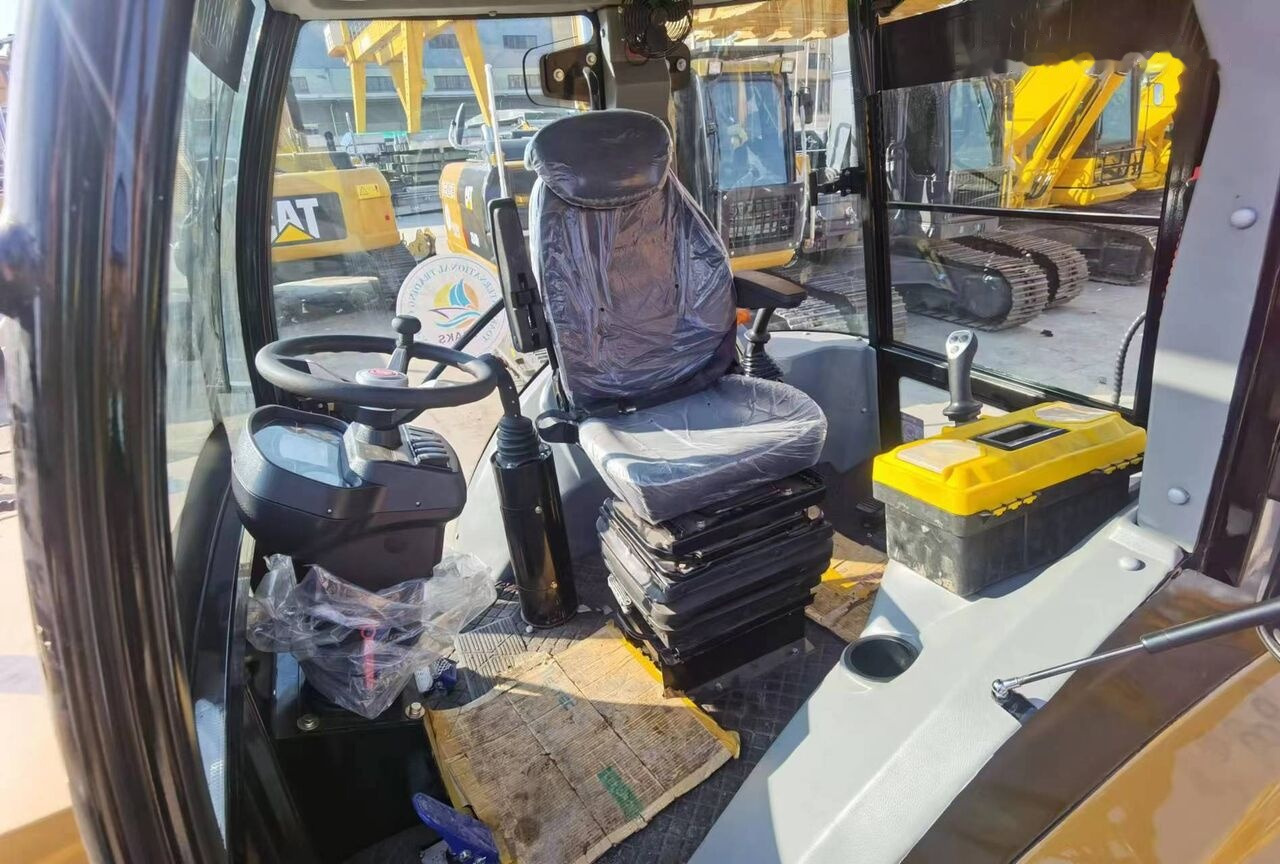 Caterpillar 420F - Backhoe loader: picture 3 Caterpillar 420F - Backhoe loader: picture 3