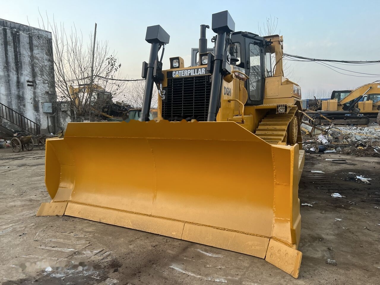 Caterpillar D6H - Bulldozer: picture 1 Caterpillar D6H - Bulldozer: picture 1