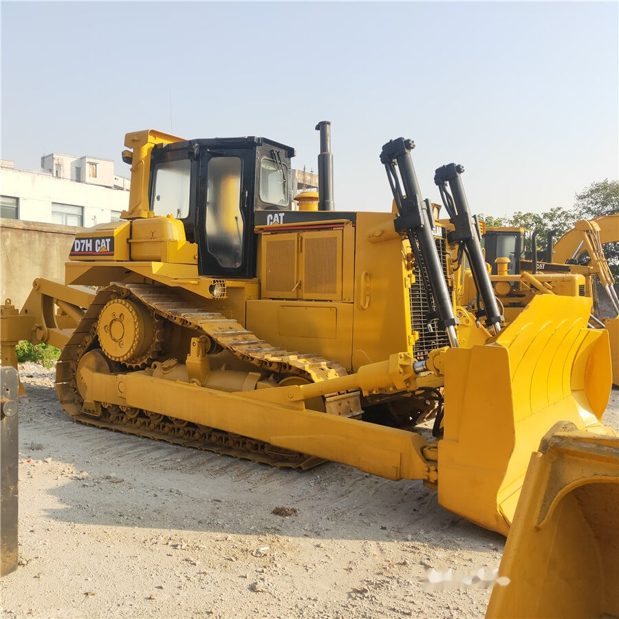 Caterpillar D7H - Bulldozer: picture 1 Caterpillar D7H - Bulldozer: picture 1