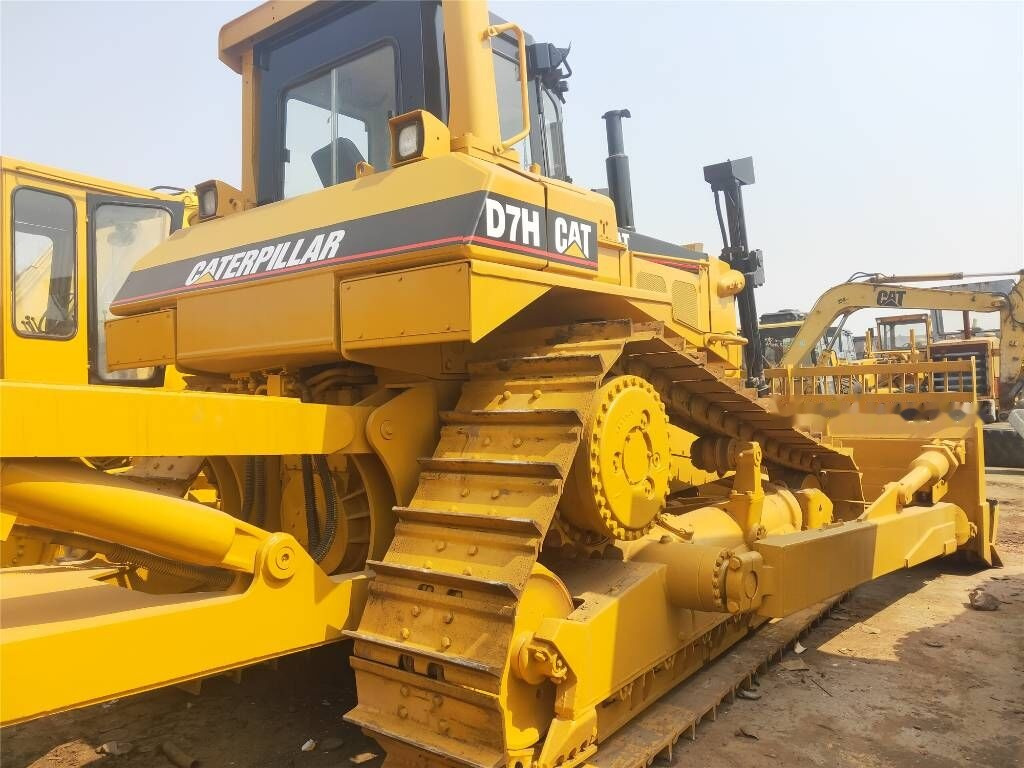 Caterpillar D7H - Bulldozer: picture 2 Caterpillar D7H - Bulldozer: picture 2