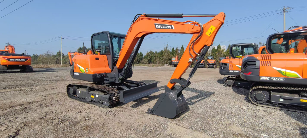 DOOSAN DX60E - Mini excavator: picture 1 DOOSAN DX60E - Mini excavator: picture 1