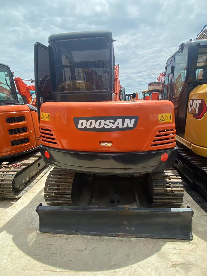 Mini excavator Doosan DH55: picture 7