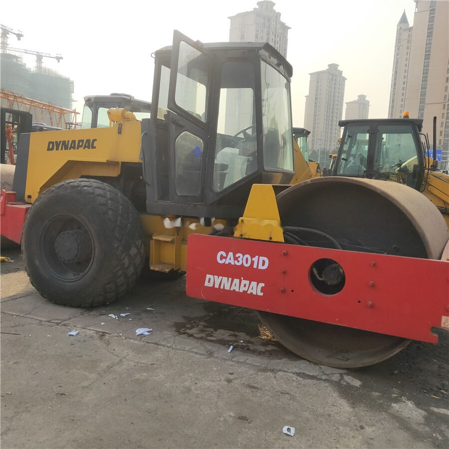 Road roller Dynapac CA301D: picture 6