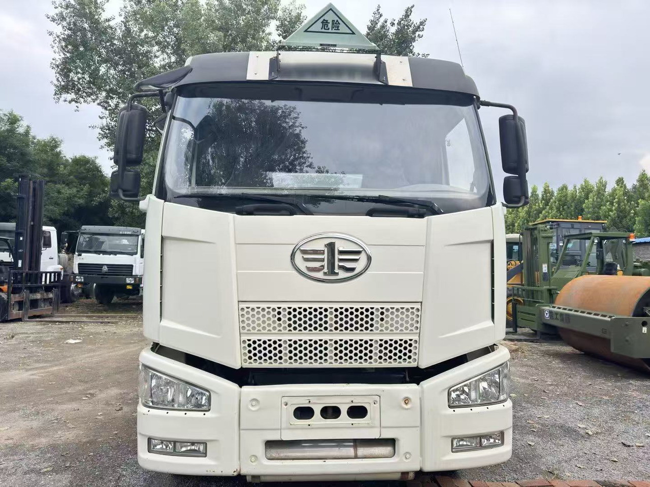 FAW tanker truck - Tank truck: picture 5 FAW tanker truck - Tank truck: picture 5