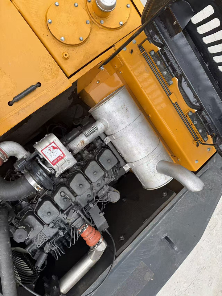 HYUNDAI R220LC-9S - Crawler excavator: picture 3 HYUNDAI R220LC-9S - Crawler excavator: picture 3