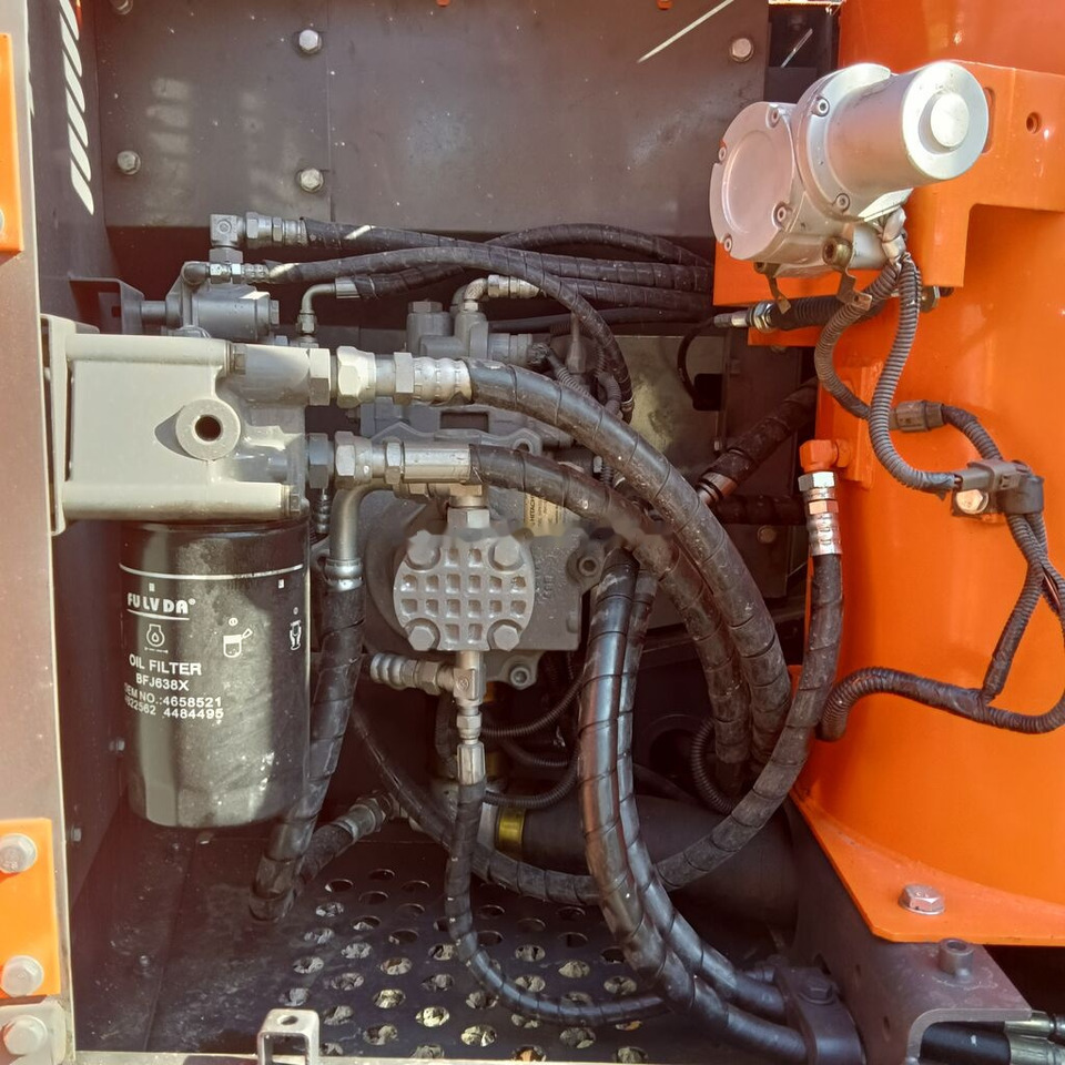 Crawler excavator Hitachi ZX120-5A: picture 13