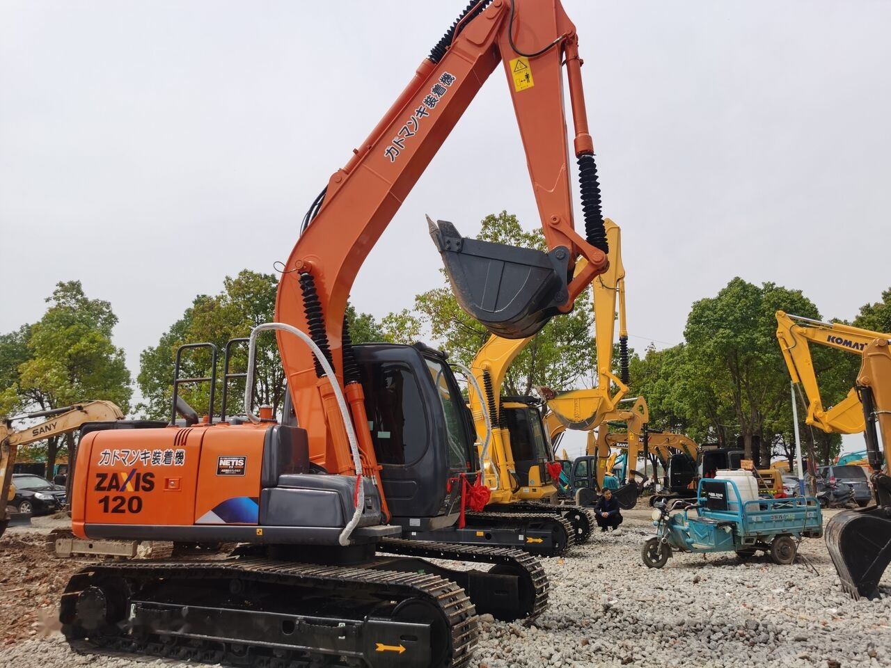 Crawler excavator Hitachi ZX120: picture 6