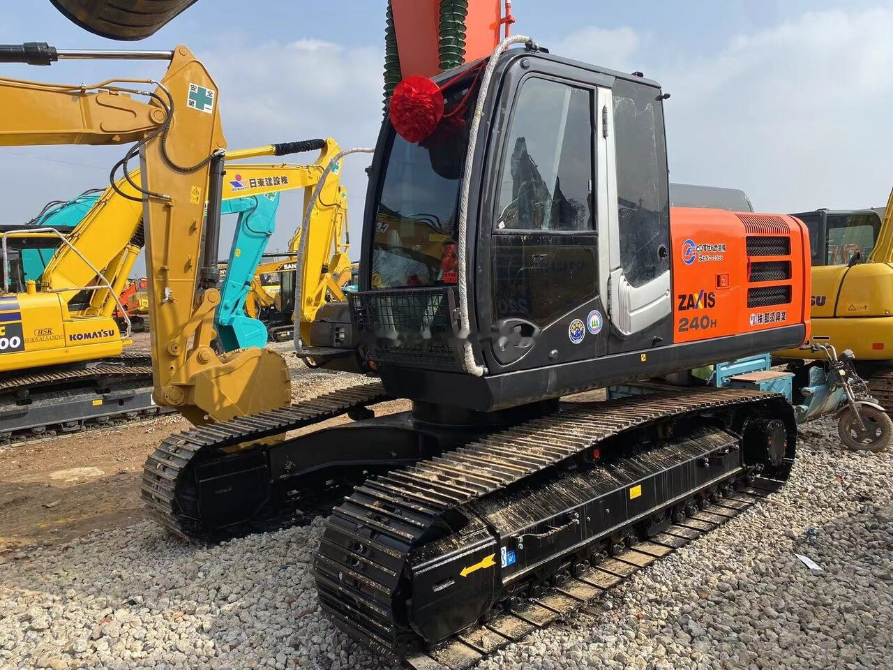 Hitachi ZX240H - Crawler excavator: picture 4 Hitachi ZX240H - Crawler excavator: picture 4