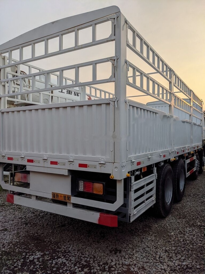 Howo 375 - Dropside/ Flatbed truck: picture 2 Howo 375 - Dropside/ Flatbed truck: picture 2