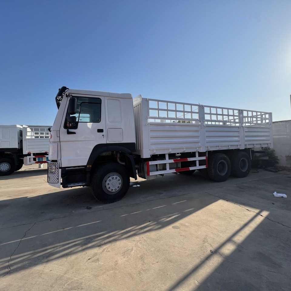 Howo 6*4 flatbed truck - Dropside/ Flatbed truck: picture 5 Howo 6*4 flatbed truck - Dropside/ Flatbed truck: picture 5