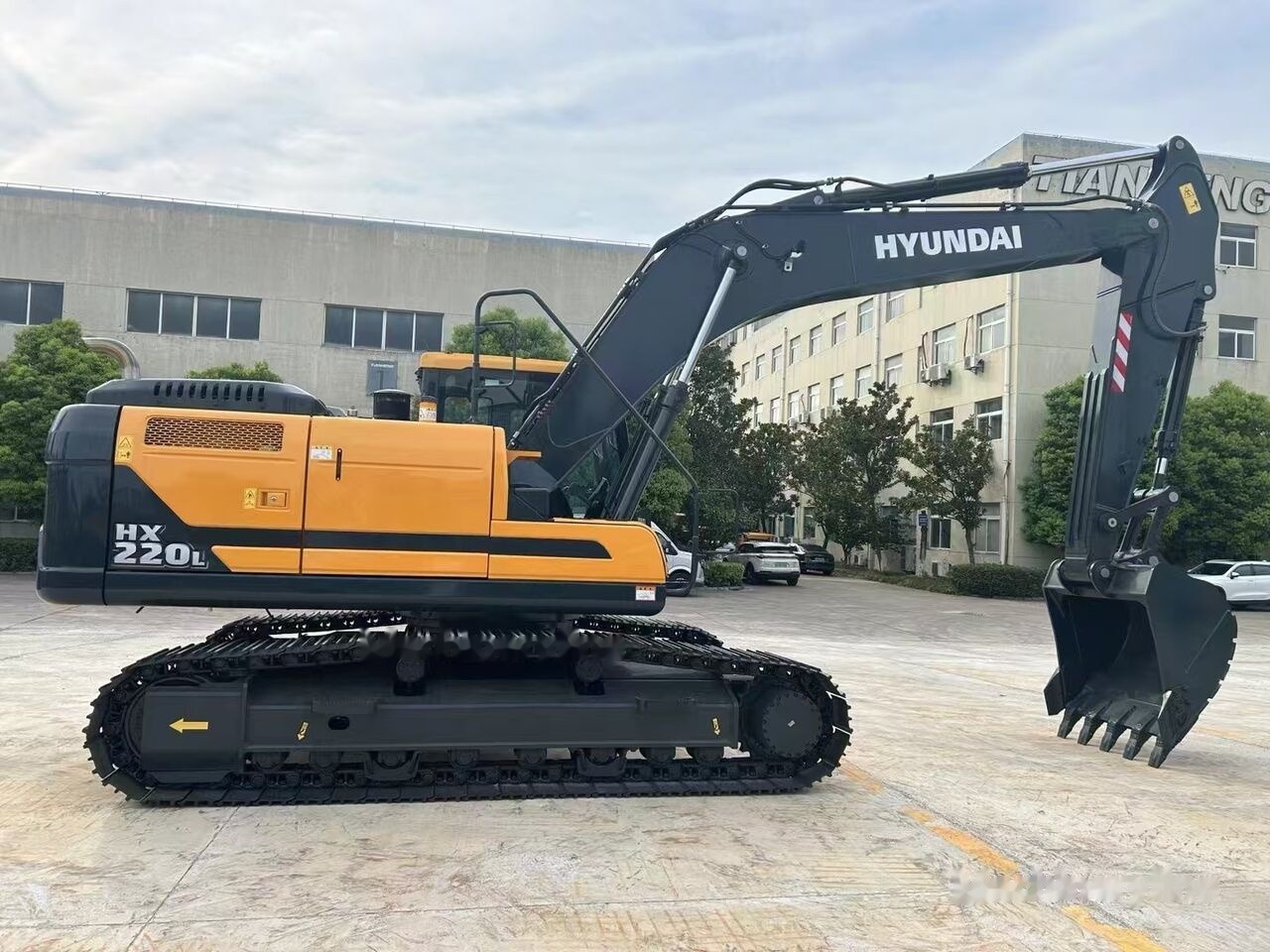 Hyundai HX220 New - Crawler excavator: picture 5 Hyundai HX220 New - Crawler excavator: picture 5