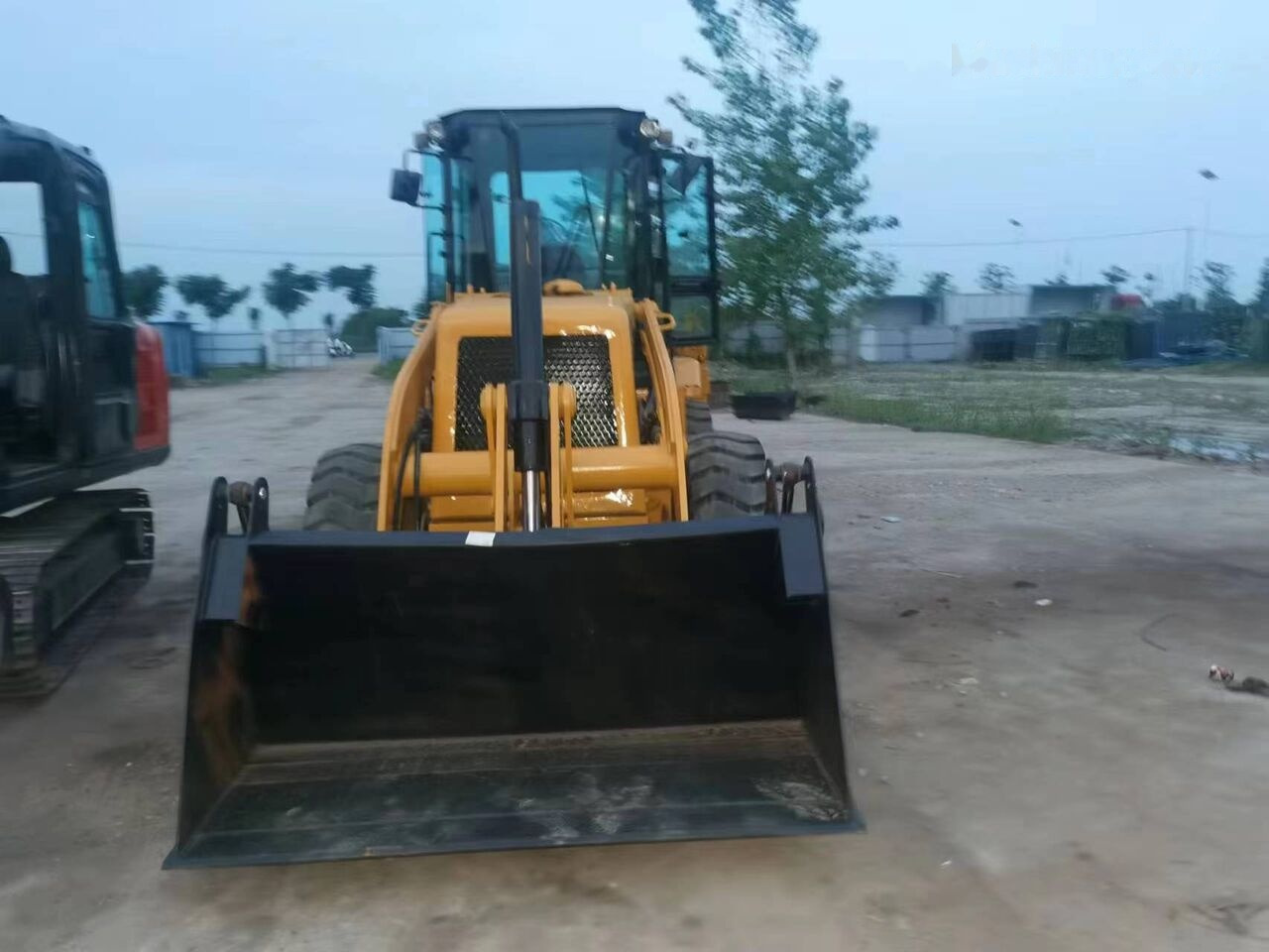 JCB 3CX with four-way shovel - Backhoe loader: picture 4 JCB 3CX with four-way shovel - Backhoe loader: picture 4