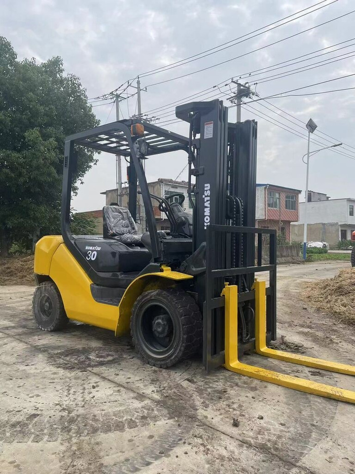 Komatsu FD30 - Diesel forklift: picture 4 Komatsu FD30 - Diesel forklift: picture 4