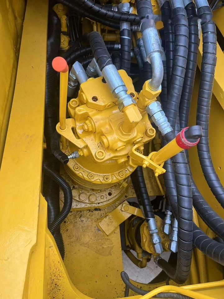 Crawler excavator Komatsu PC160: picture 7