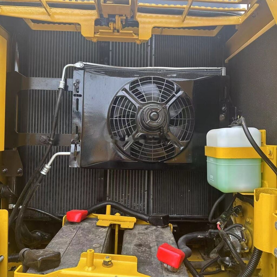 Crawler excavator Komatsu PC160: picture 14