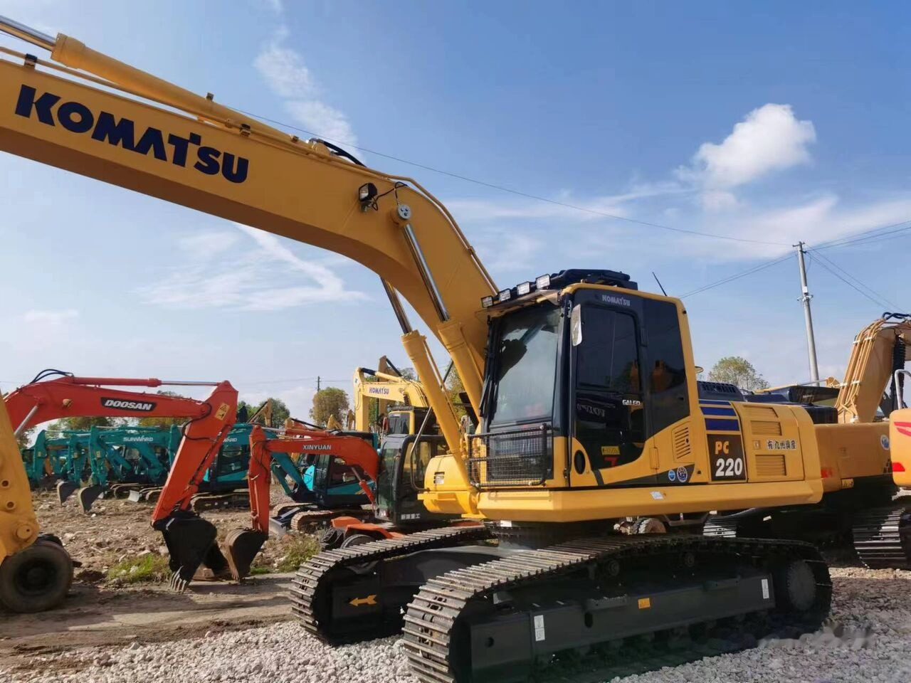 Komatsu PC220-8 MO - Crawler excavator: picture 5 Komatsu PC220-8 MO - Crawler excavator: picture 5
