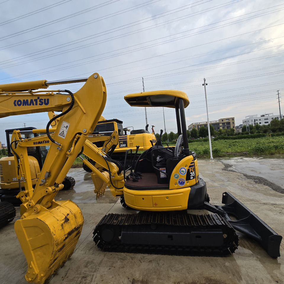 Komatsu PC35MR - Mini excavator: picture 2 Komatsu PC35MR - Mini excavator: picture 2