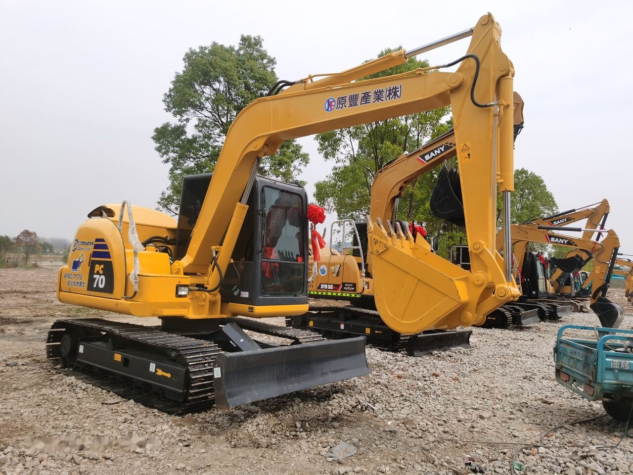 Mini excavator Komatsu PC70-8: picture 7