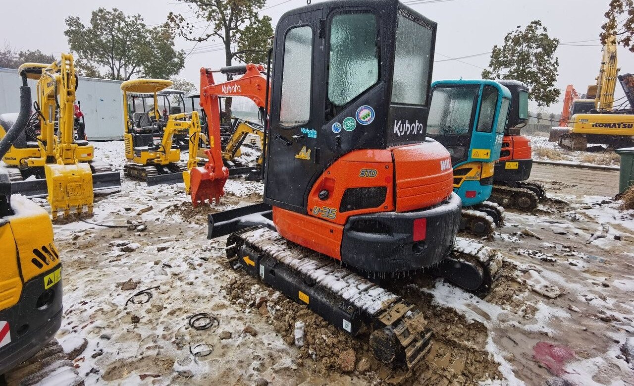 Mini excavator Kubota U35: picture 9
