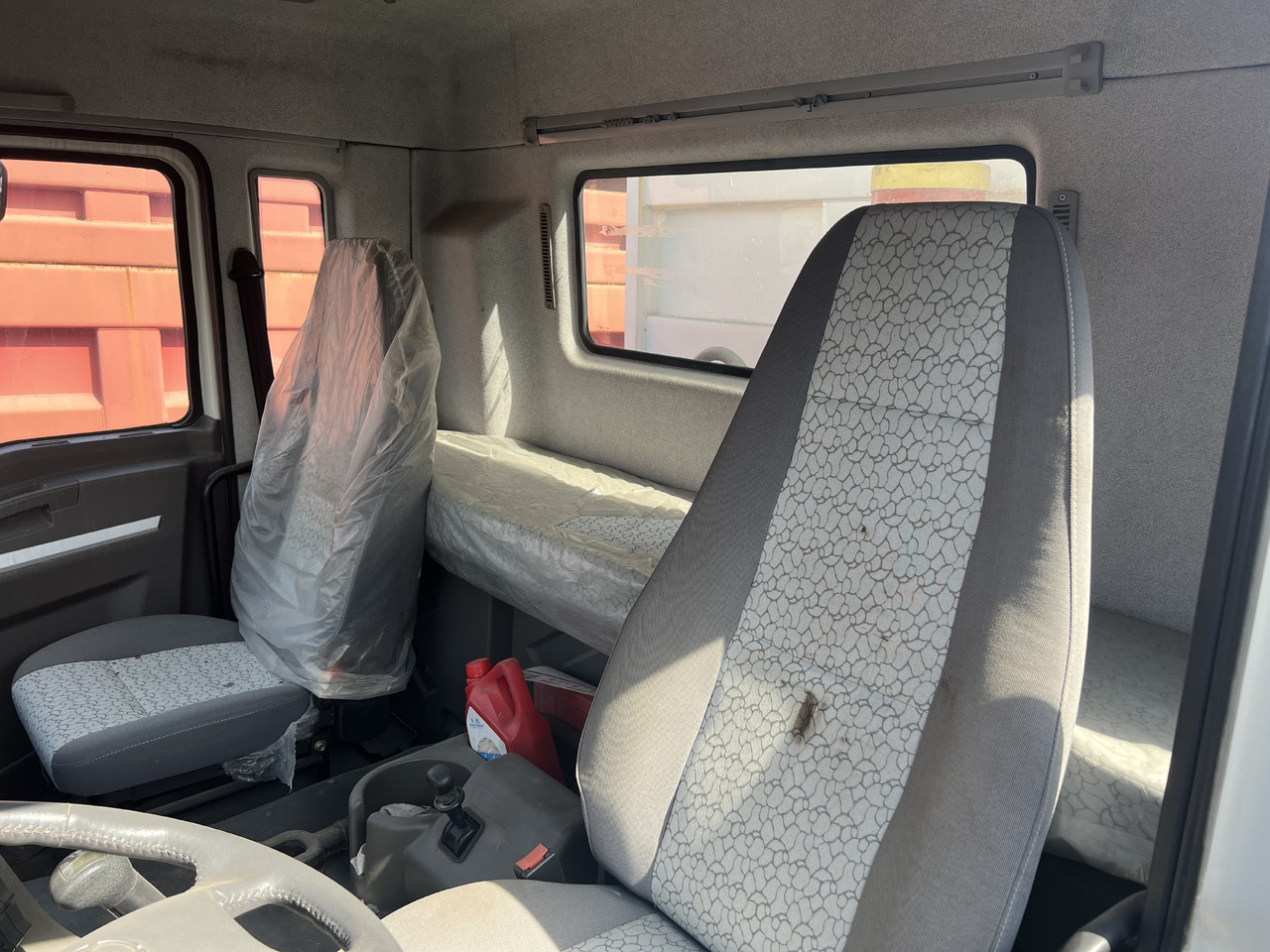 Lease a SHACMAN M3000 SHACMAN M3000: picture 6