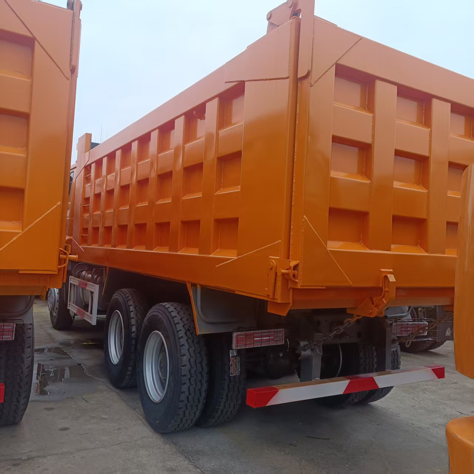 SINOTRUK HOHAN 6x4 - Tipper: picture 5 SINOTRUK HOHAN 6x4 - Tipper: picture 5