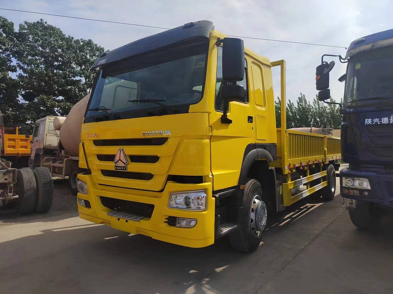 SINOTRUK HOWO 4x2 cargo truck - Tipper: picture 3 SINOTRUK HOWO 4x2 cargo truck - Tipper: picture 3