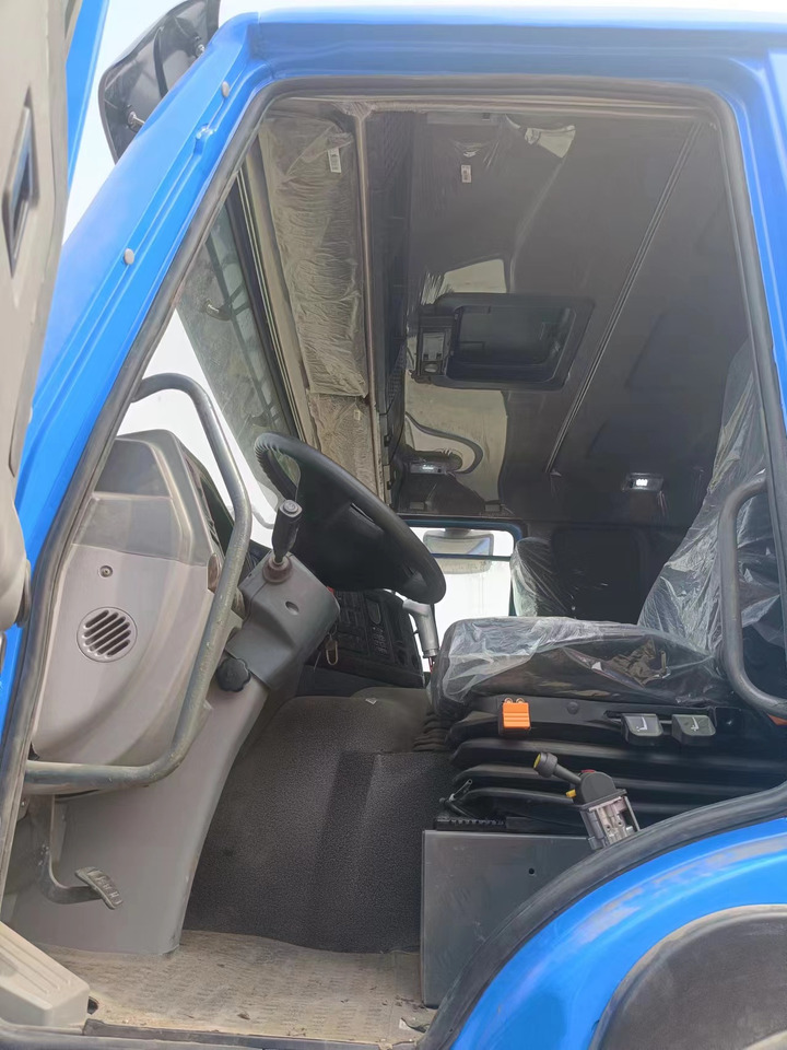 Tipper SINOTRUK HOWO 6x4: picture 11