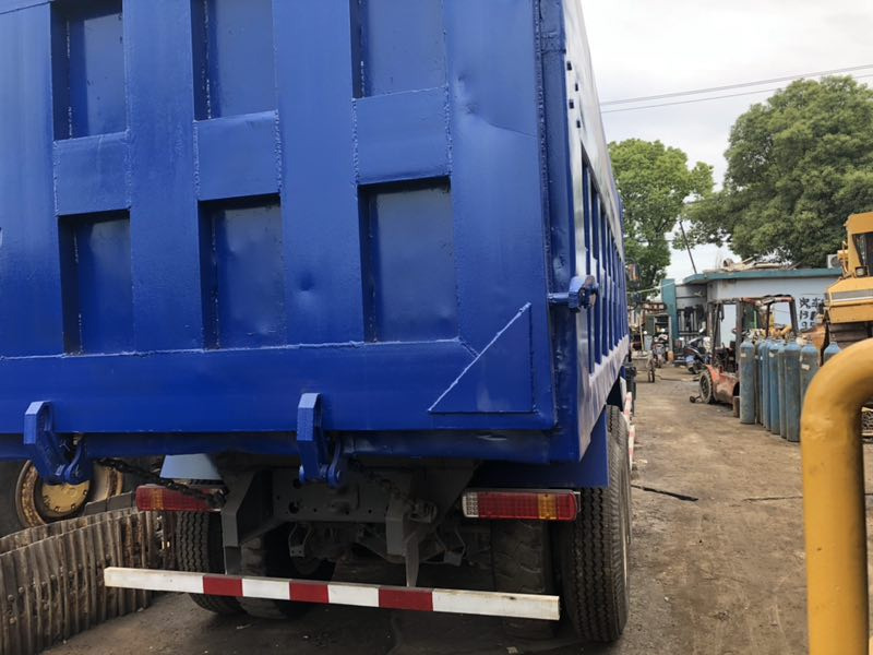 SINOTRUK HOWO - Tipper: picture 3 SINOTRUK HOWO - Tipper: picture 3