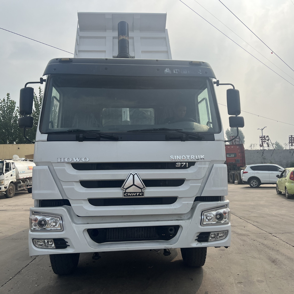 SINOTRUK HOWO - Tipper: picture 2 SINOTRUK HOWO - Tipper: picture 2