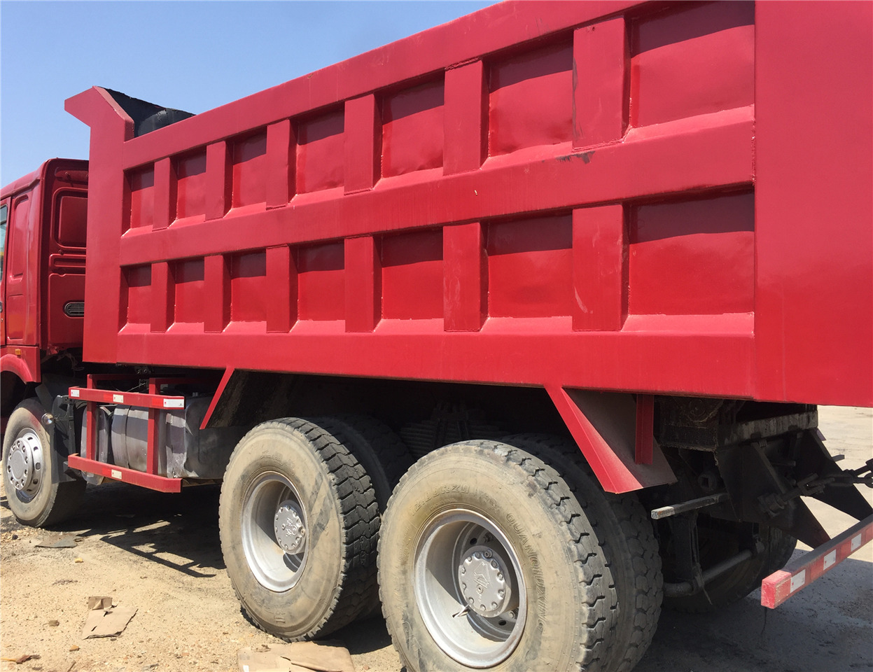 SINOTRUK HOWO - Tipper: picture 2 SINOTRUK HOWO - Tipper: picture 2