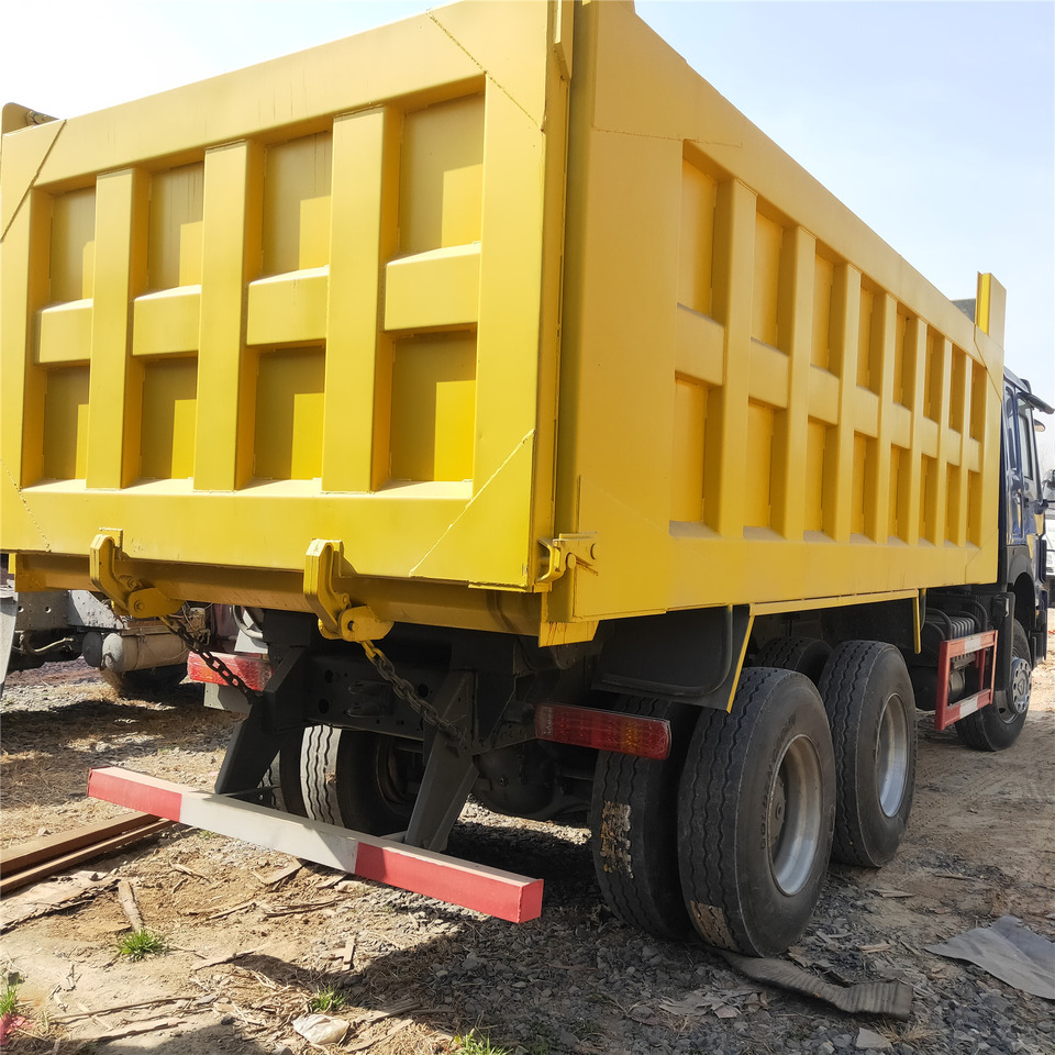SINOTRUK HOWO - Tipper: picture 3 SINOTRUK HOWO - Tipper: picture 3