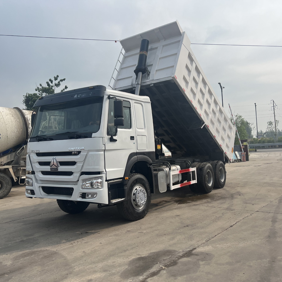 SINOTRUK HOWO - Tipper: picture 3 SINOTRUK HOWO - Tipper: picture 3