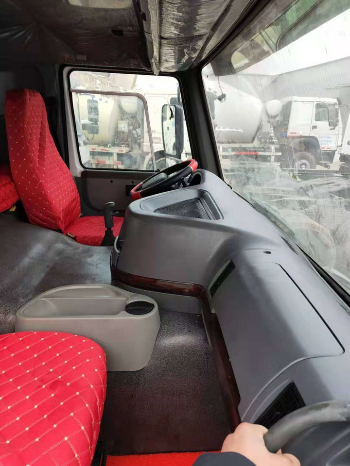 SINOTRUK HOWO - Tipper: picture 1 SINOTRUK HOWO - Tipper: picture 1