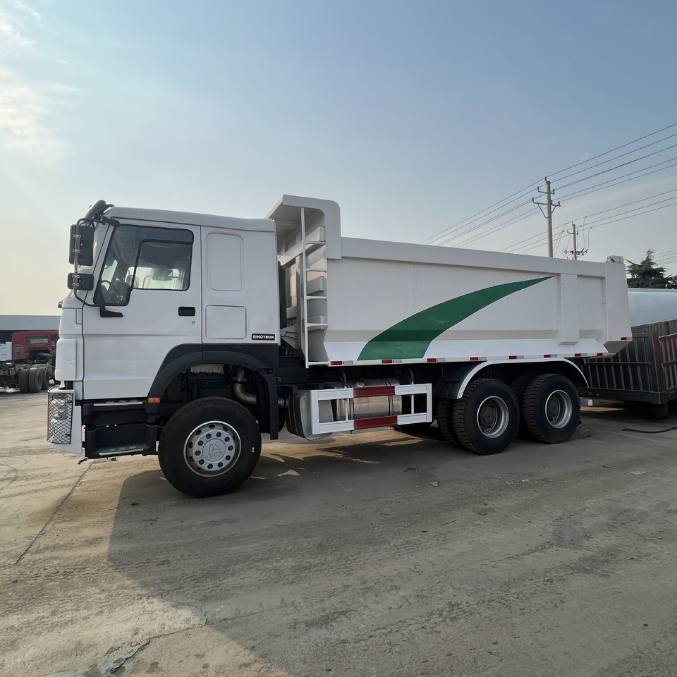 Box truck SINOTRUK HOWO: picture 6
