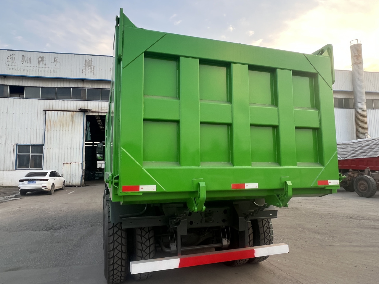 Tipper SINOTRUK TX 6x4: picture 8