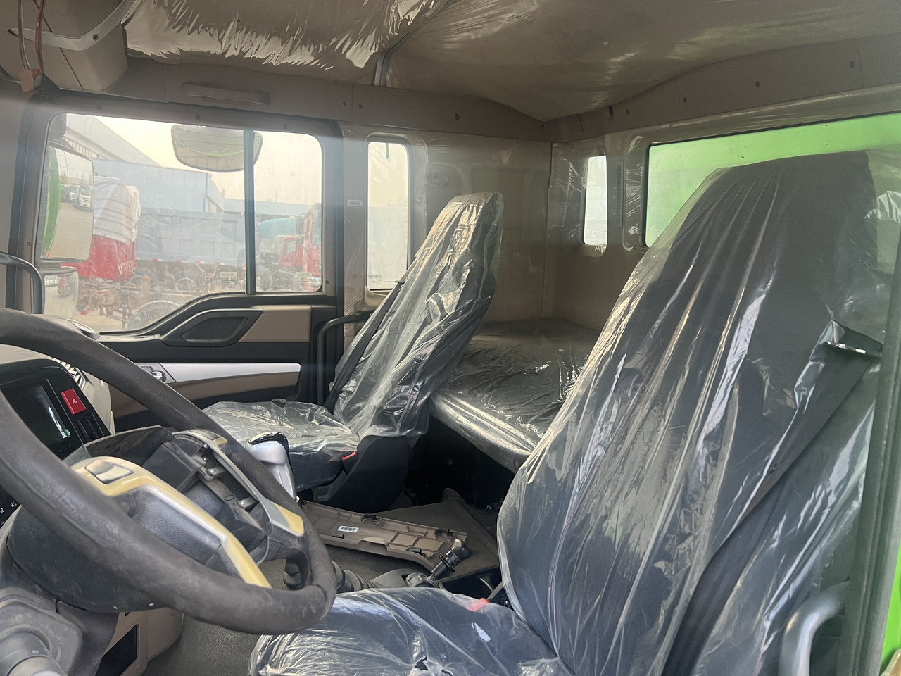 Tipper SINOTRUK TX 6x4: picture 9