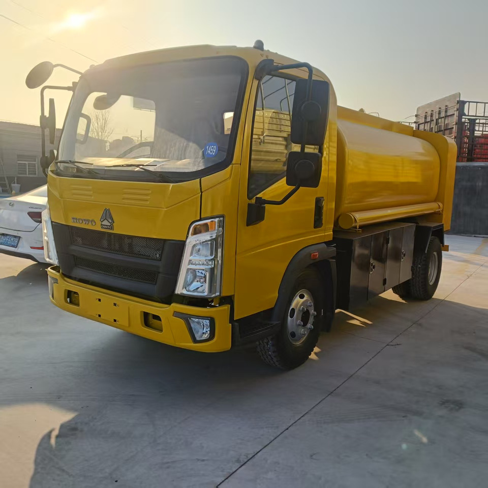 SINOTRUK Tanker truck - Tank truck: picture 2 SINOTRUK Tanker truck - Tank truck: picture 2