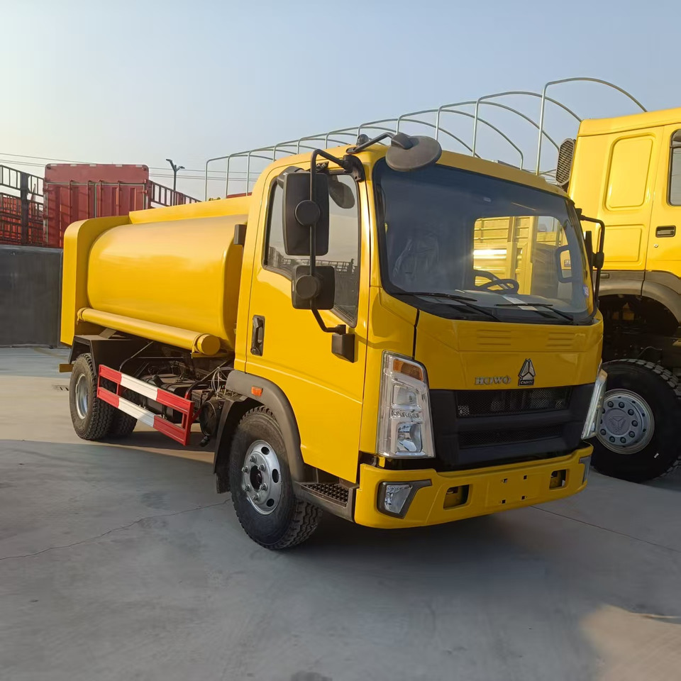 SINOTRUK Tanker truck - Tank truck: picture 1 SINOTRUK Tanker truck - Tank truck: picture 1