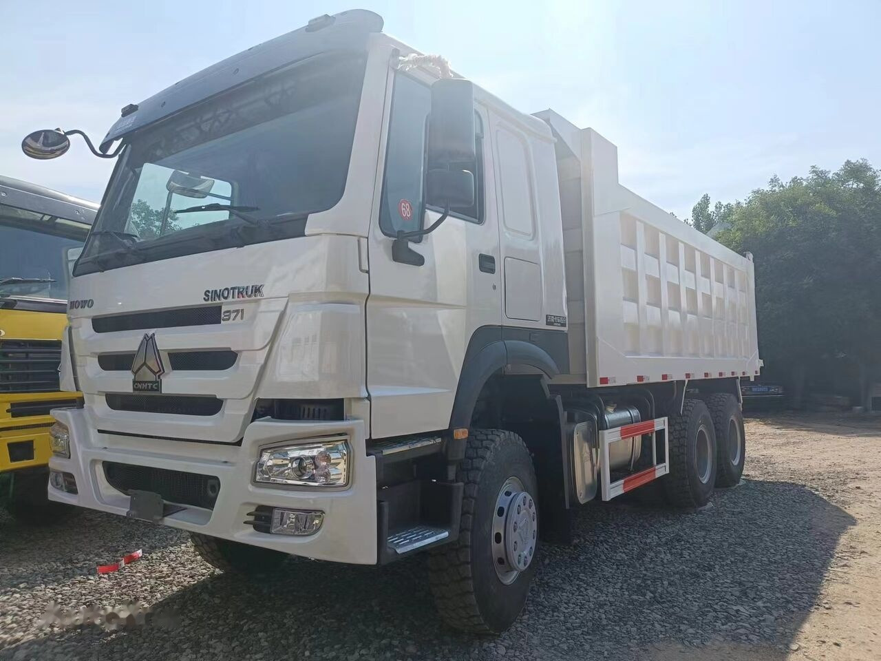Tipper Sinotruk Howo: picture 10