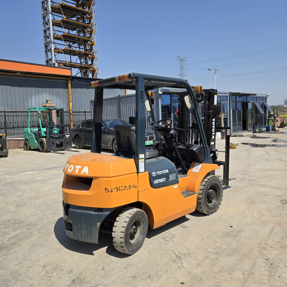 Toyota FD30 - Diesel forklift: picture 4 Toyota FD30 - Diesel forklift: picture 4