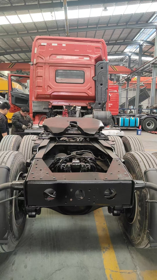 SHACMAN X3000 - Tractor unit: picture 5 SHACMAN X3000 - Tractor unit: picture 5